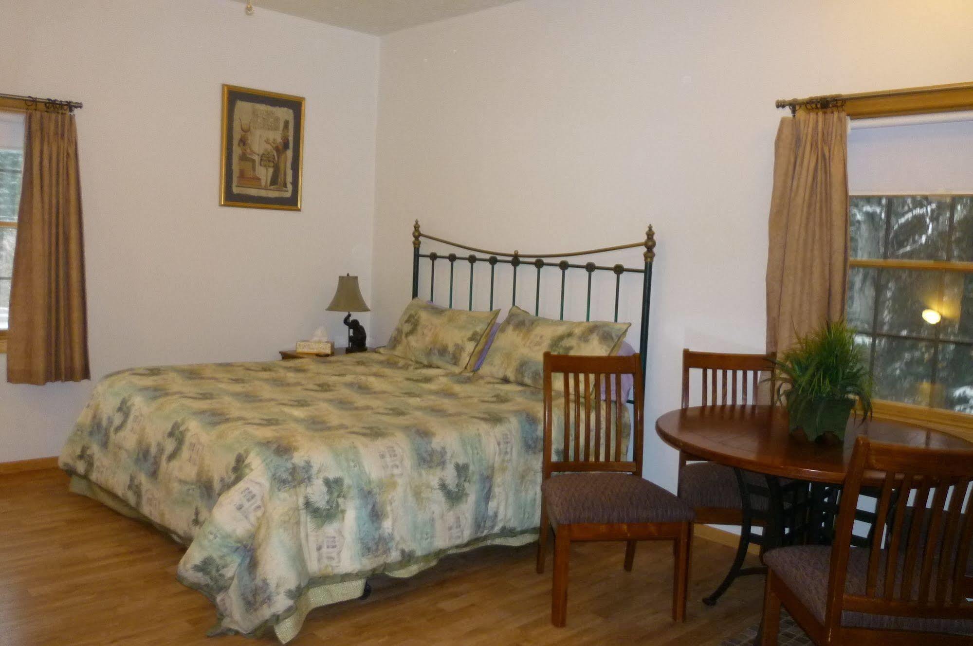 7 Gables Inn & Suites Fairbanks Eksteriør billede
